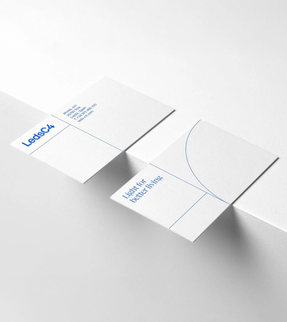 Tarjetas corporativas de LedsC4 con identidad visual renovada