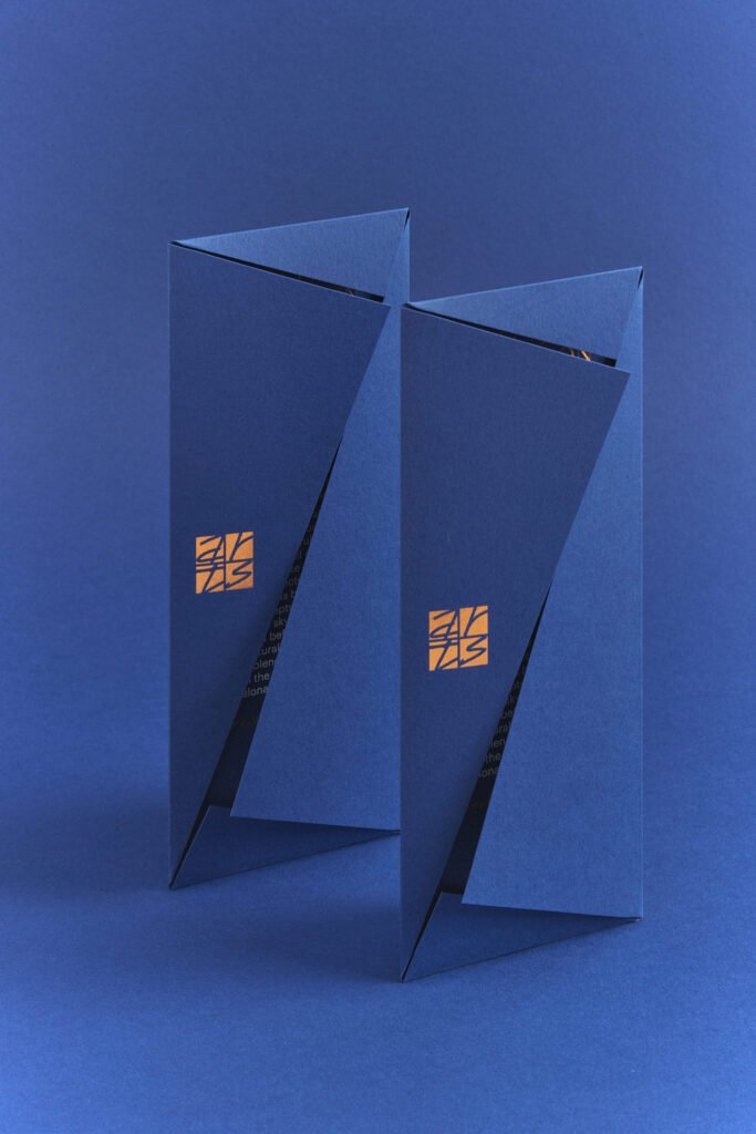 Packaging de la room card del Hotel Arts con referencias a Bruce Graham