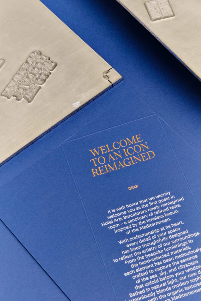 Detalle de las placas de golpe seco utilizadas para el acabado del packaging del Hotel Arts Barcelona